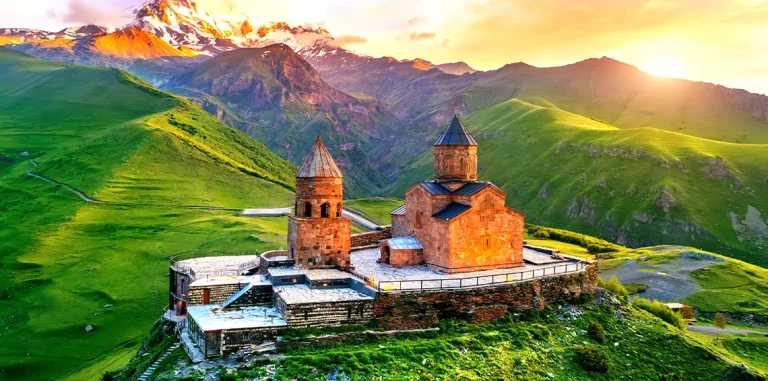 Georgische Heerstraße – Die spektakulärste Panoramastraße des Kaukasus erkunden
