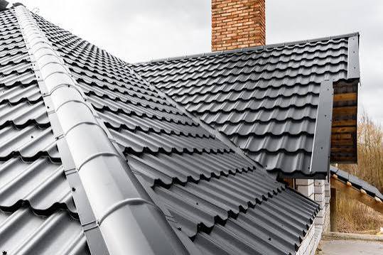 Trapezbleche auf Maß kaufen für individuelle Dachlösungen und langlebigen Schutz