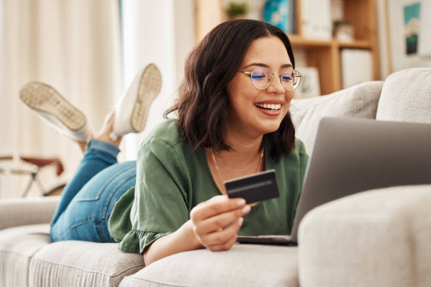 Bekleidung online kaufen: Größen, Materialien und Passform vor der Bestellung prüfen
